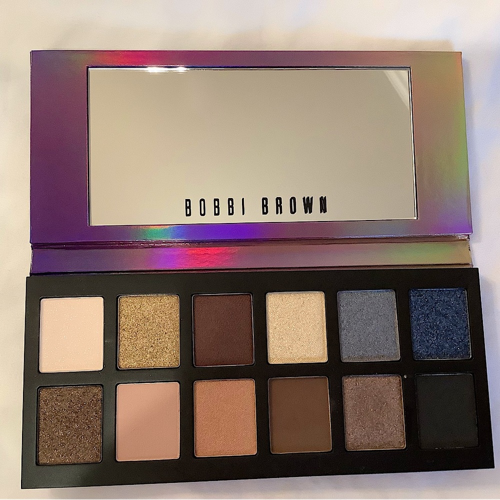 Gorgeous Bobbi Brown eye shadow pallet